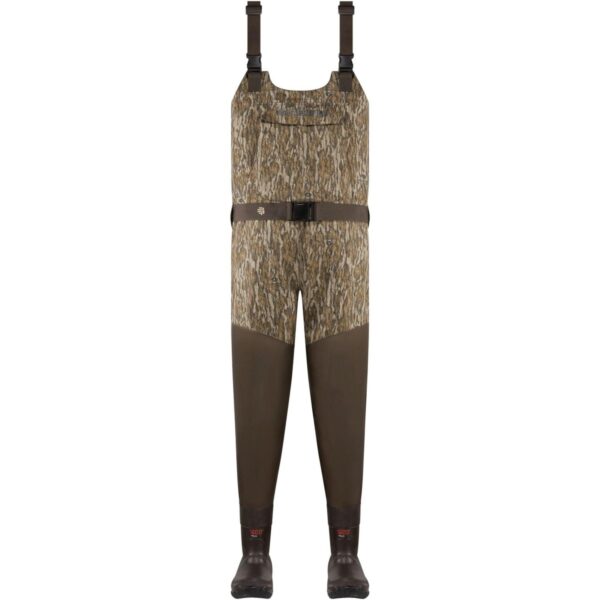 Waterproof camouflaged waders for outdoor activities