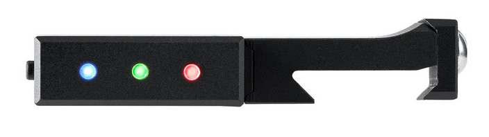 Device with multicolored indicator lights