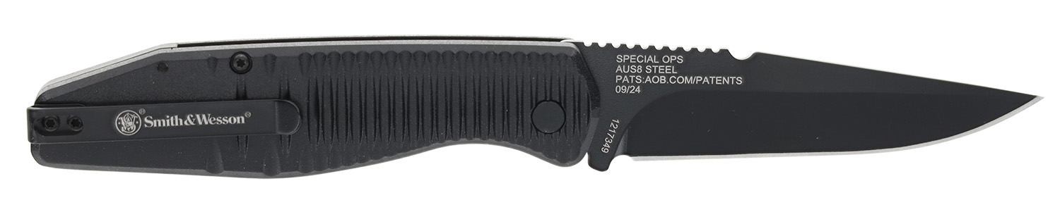 Black Smith & Wesson folding pocket knife
