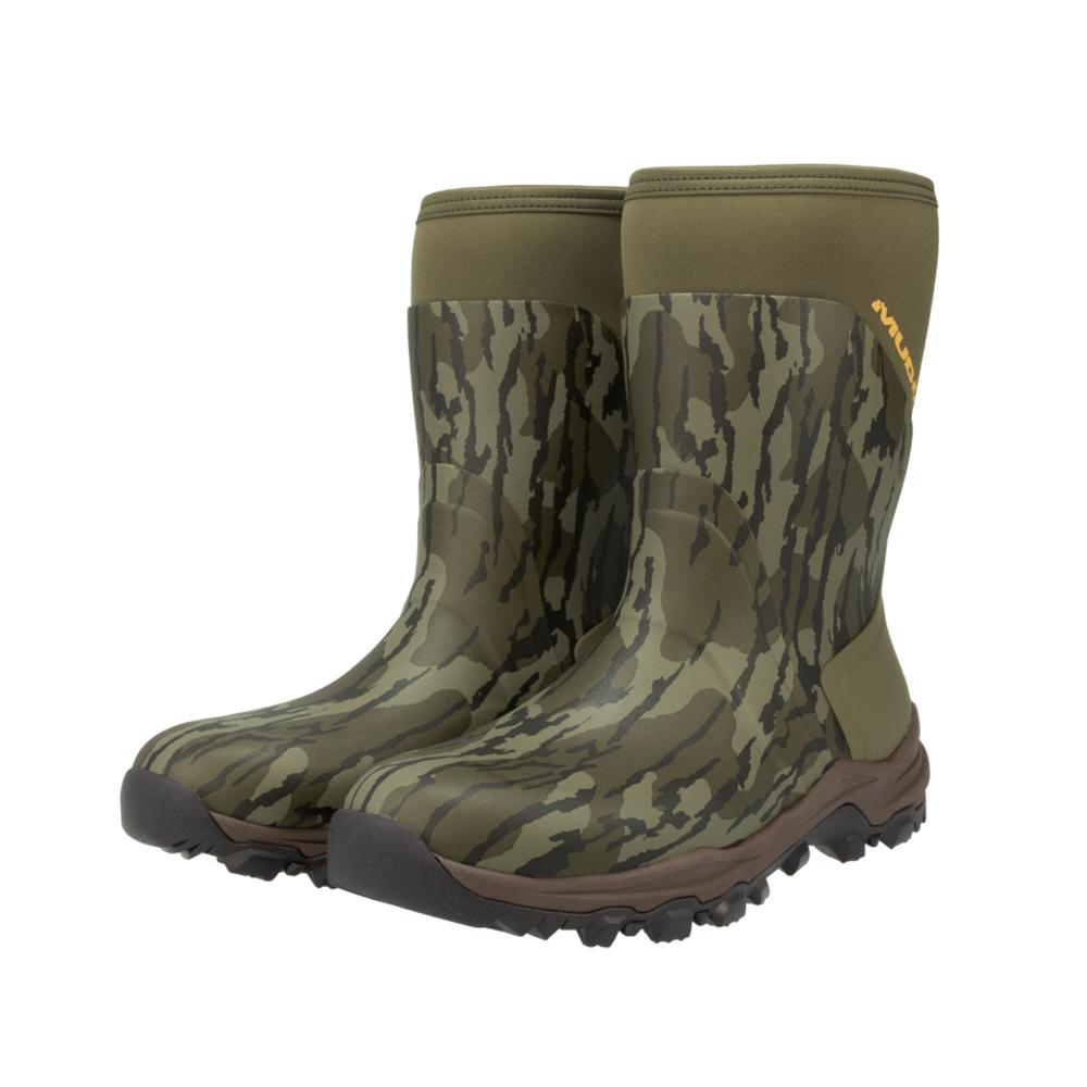 Camouflage waterproof rubber hunting boots with rugged soles