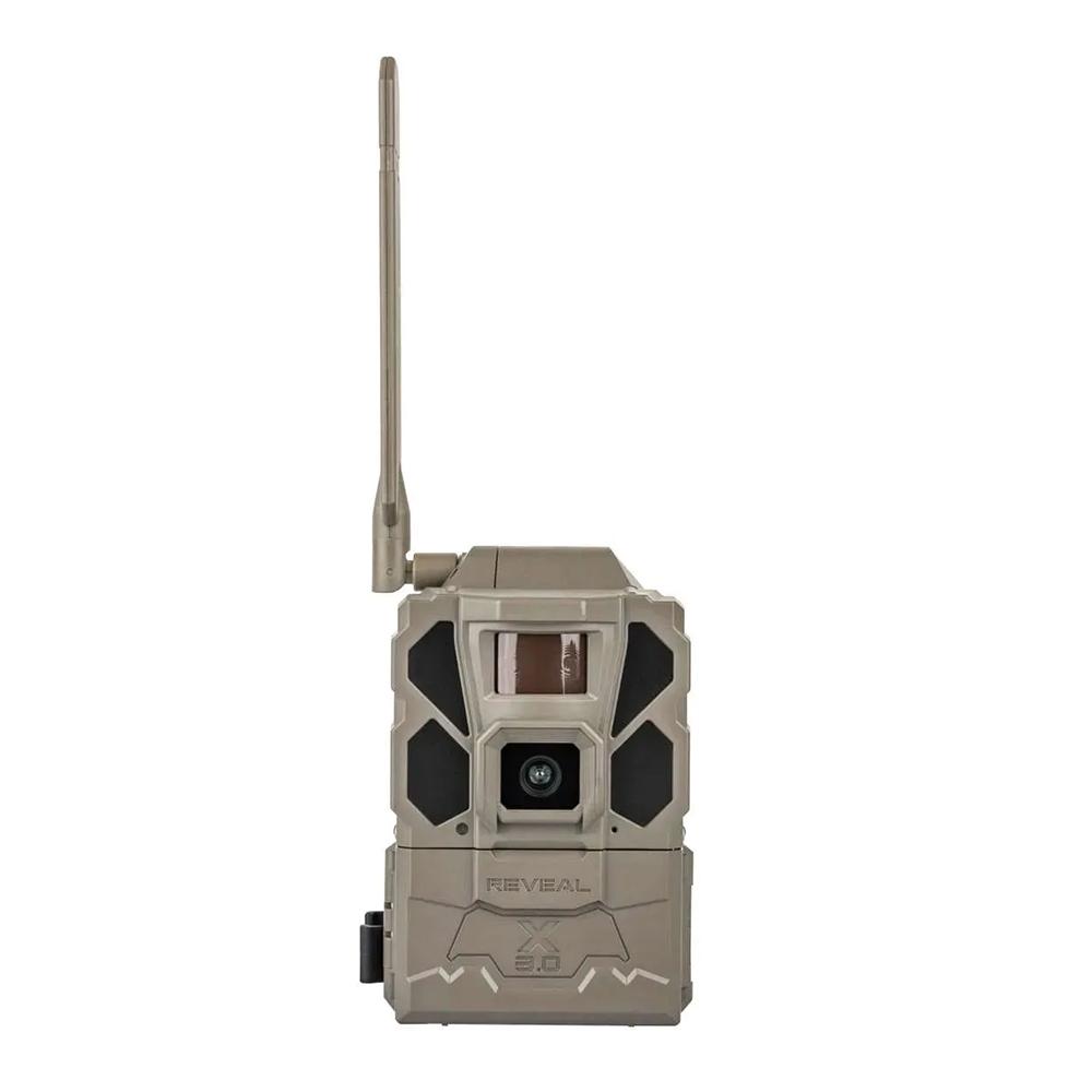 Reveal X 3.0 cellular trail camera with antenna