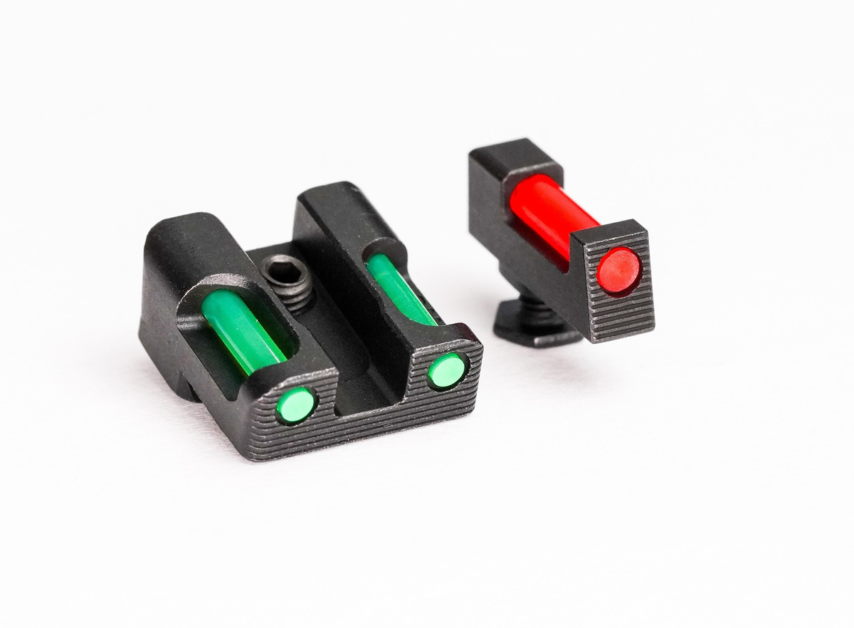 Fiber optic handgun sights with red and green dots