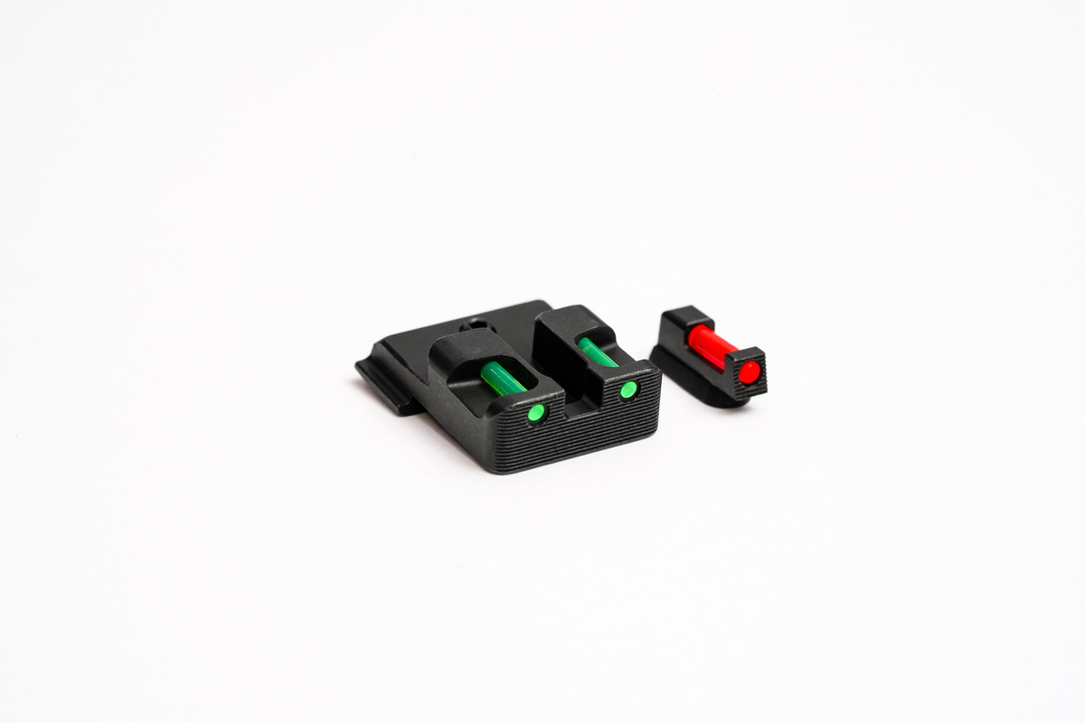 Fiber optic handgun sights with green and red dots