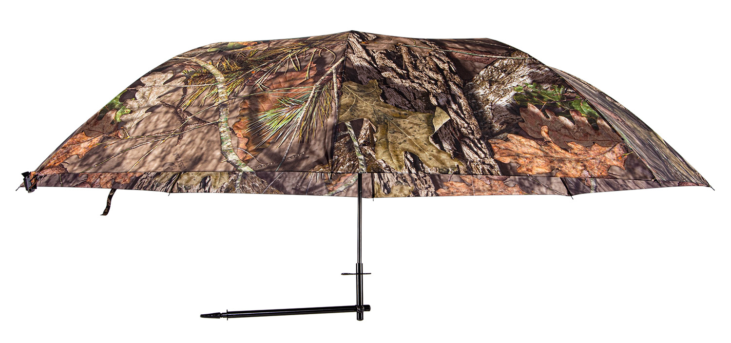 Camouflage hunting umbrella with forest leaf pattern