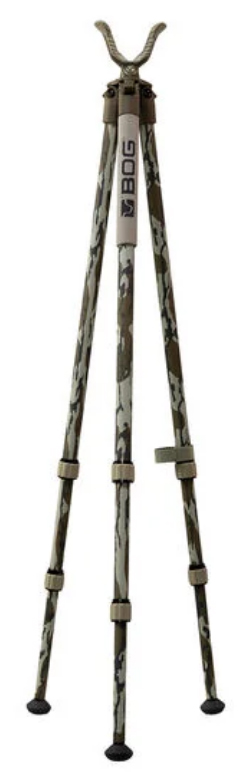 Camouflage shooting tripod with V-yoke rest
