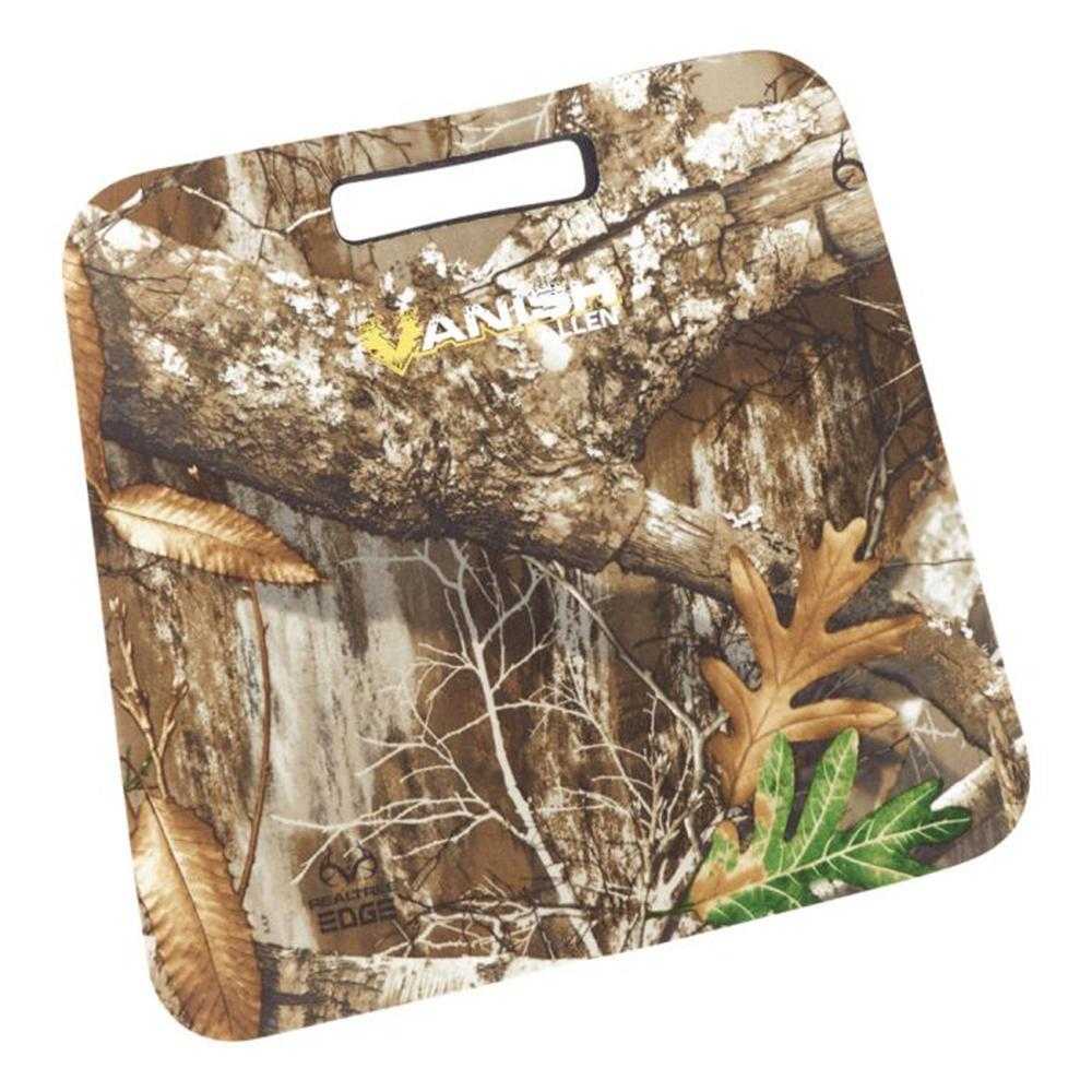 Camouflage stadium seat cushion with handle cutout