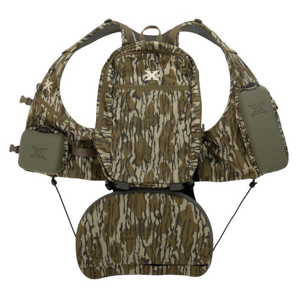 Camouflage hunting backpack with multiple storage compartments