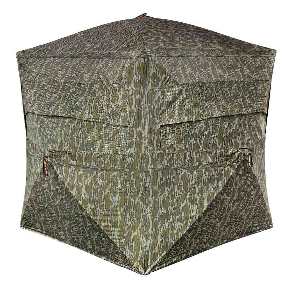Camouflage pop-up hunting blind tent