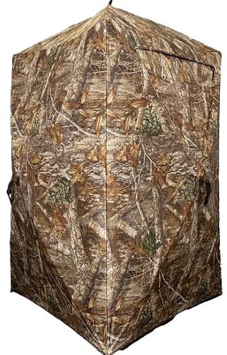 Camouflage hunting blind tent with leaf pattern